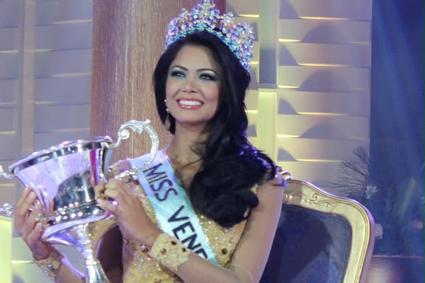 Karen Soto crowned Miss Venezuela